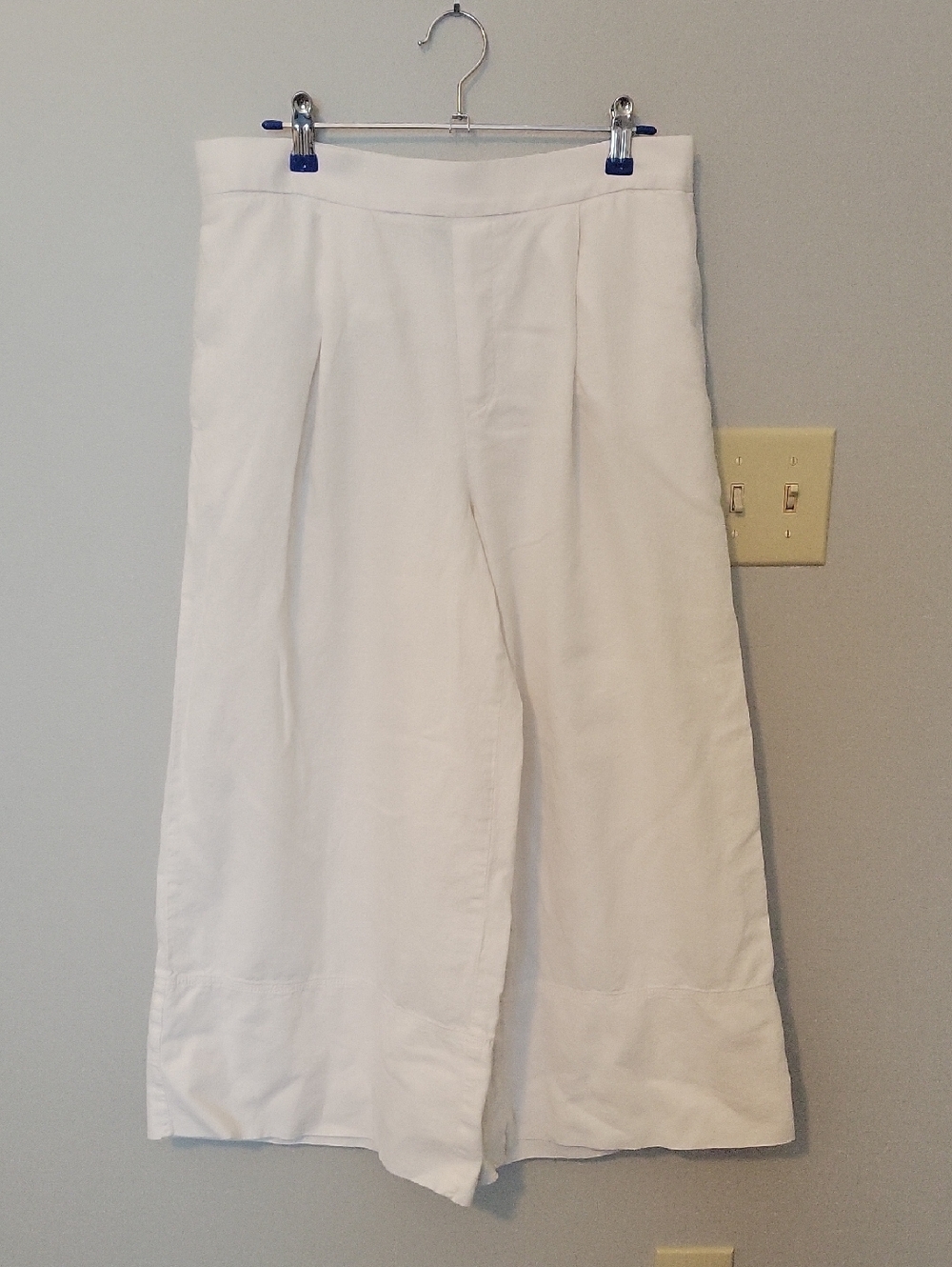 White Wide-Leg Crop Women’s Pants